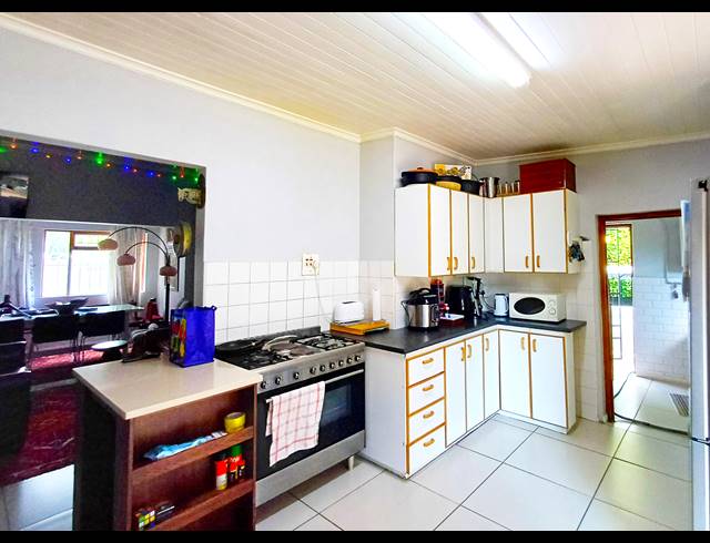 3 BEDROOM FREEHOLD FOR SALE IN KLEINMOND CENTRAL